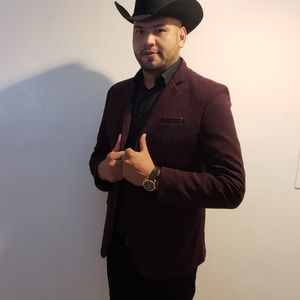 Meet your Posher, Cesar